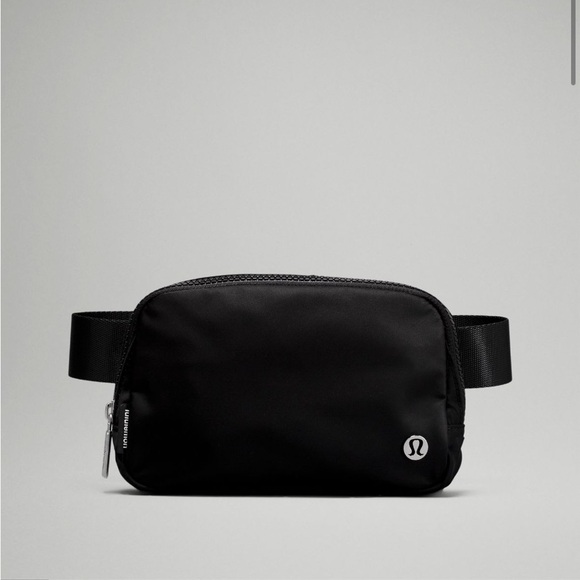 Lululemon Everywhere Belt Bag 1L Black - Picture 1 of 4